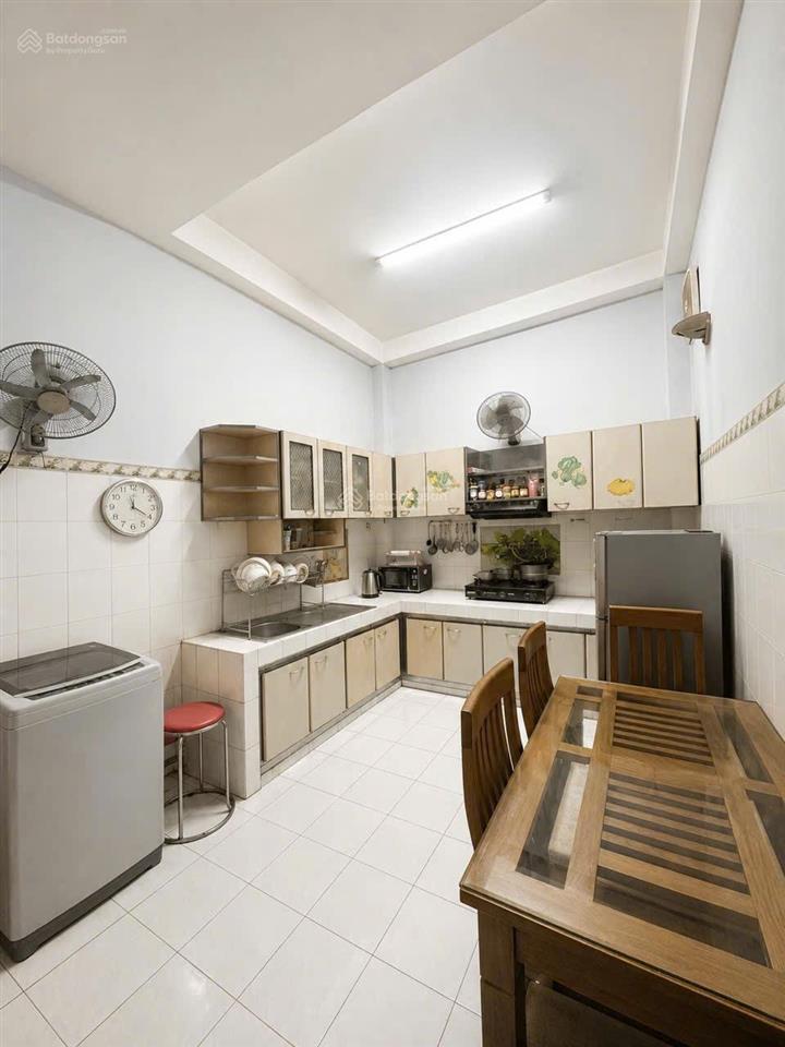Bán gấp nhà riêng 4pn, 3wc tại huỳnh văn bánh, phú nhuận, 6,6 tỷ, 32m2