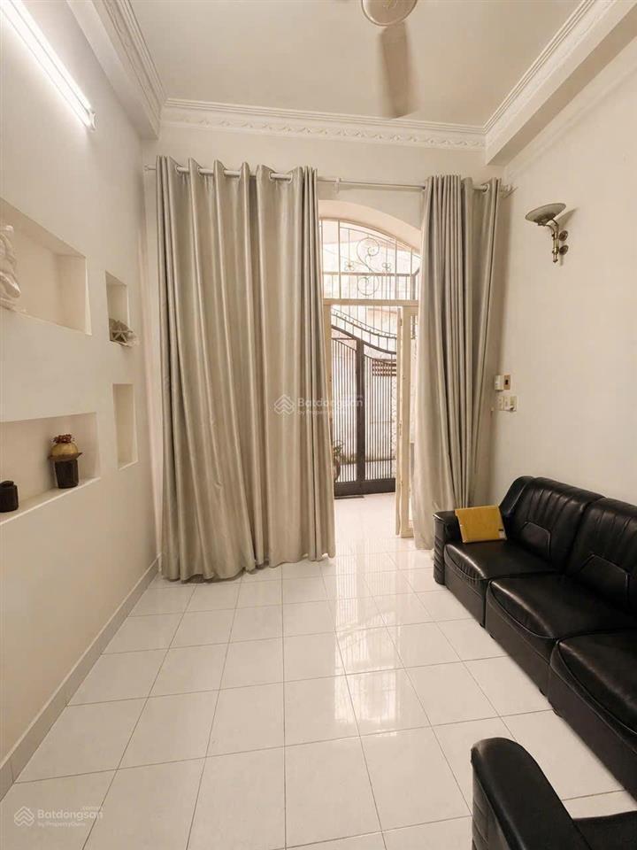 Bán gấp nhà riêng 4pn, 3wc tại huỳnh văn bánh, phú nhuận, 6,6 tỷ, 32m2