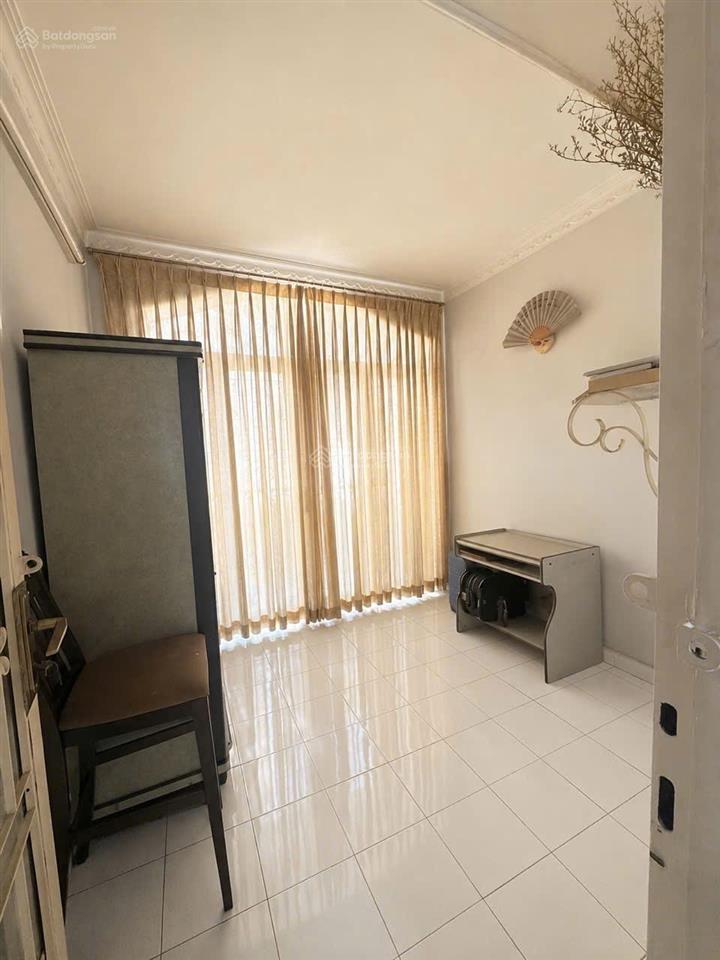 Bán gấp nhà riêng 4pn, 3wc tại huỳnh văn bánh, phú nhuận, 6,6 tỷ, 32m2