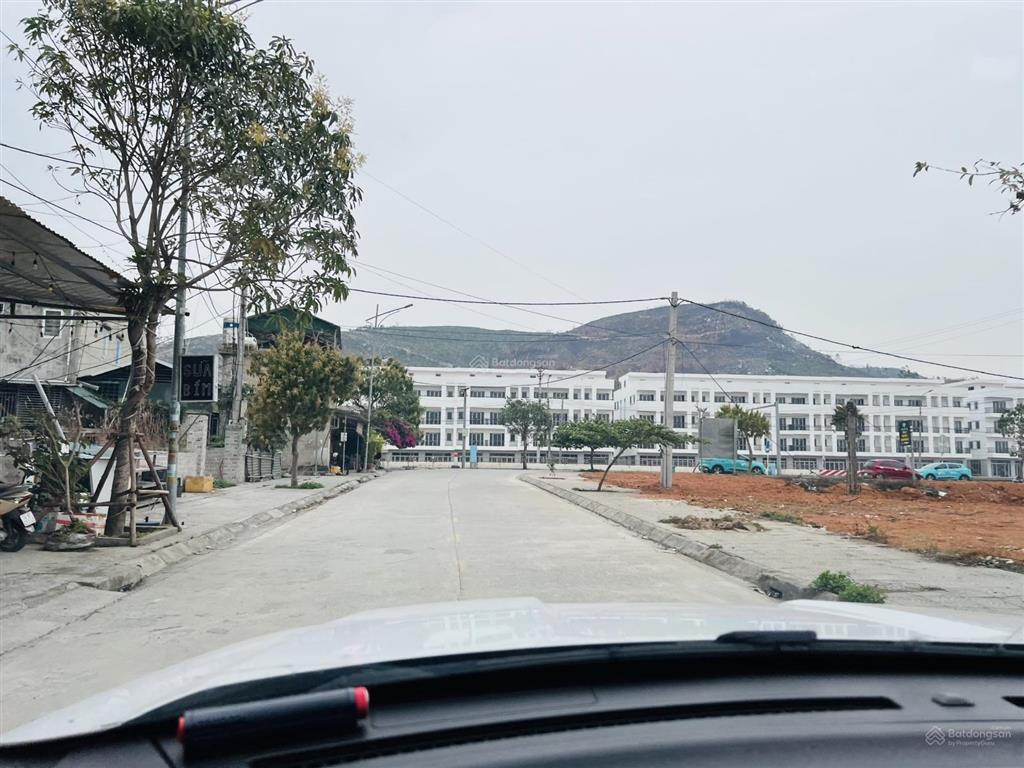 Nhà đất thổ cư phường đại yên (tuần châu), tiếp giáp da hạ long xanh 3 tầng, đất 608m2, chính chủ.
