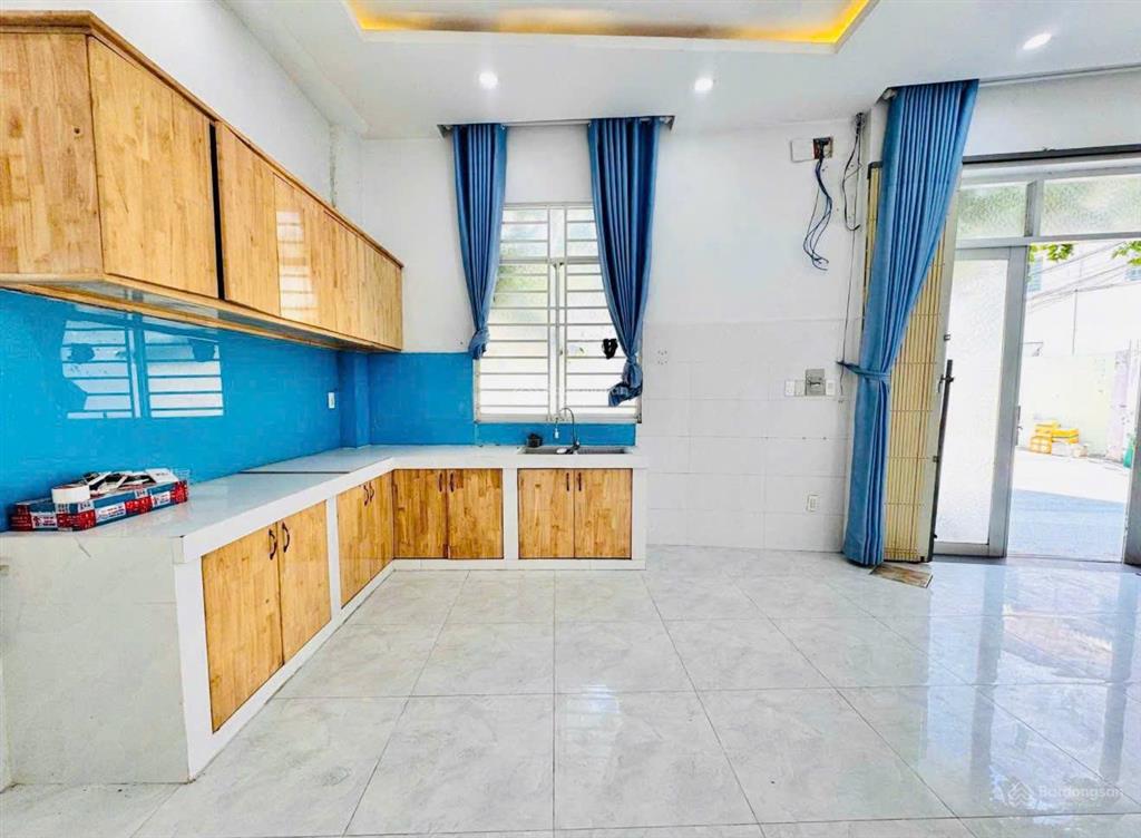 Chủ cần bán
nhà mặt tiền đường số bình trưng tây q2 cũ  0775 997 ***