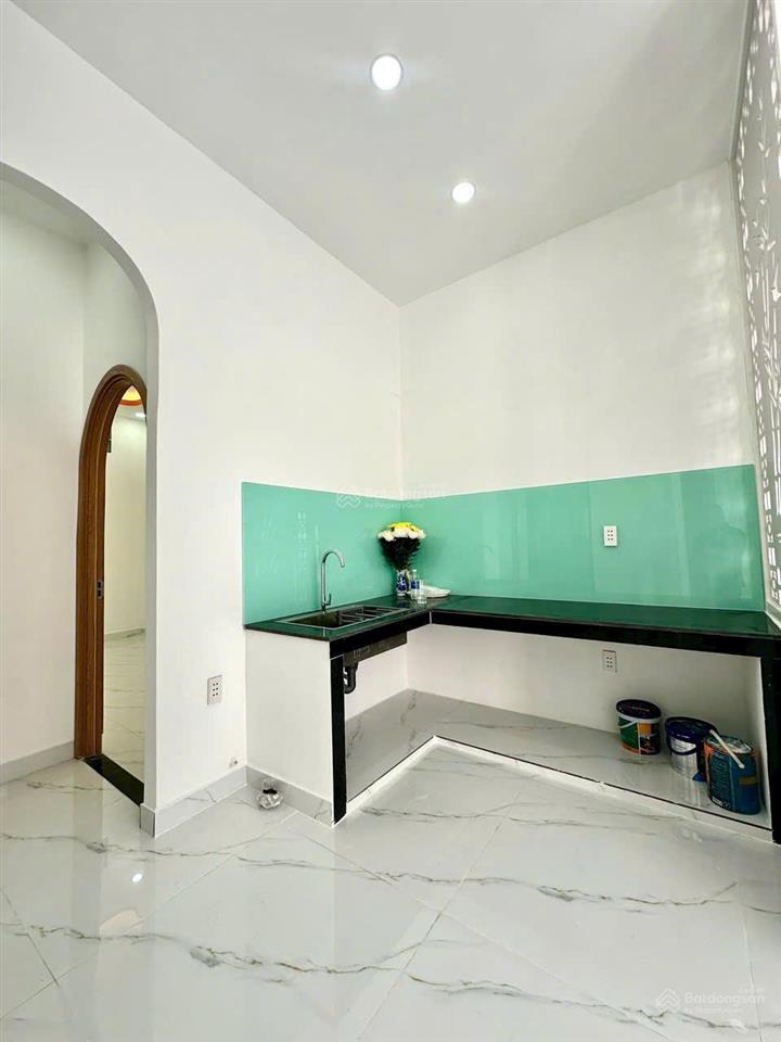 Nhà gần chợ cây xoài và bv lê văn thịnh 200 m
nhà mới 2 pn hẻm ba gác  0775 997 ***