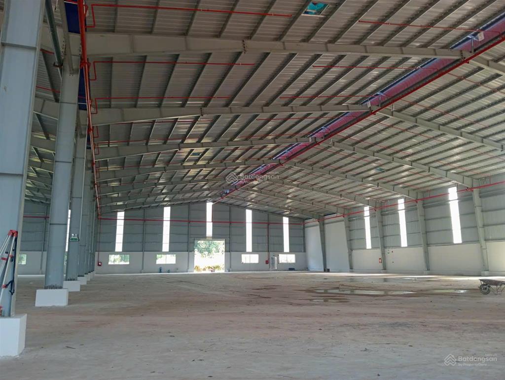 Nhà xưởng tổng 12.500m2, có thể thuê lẻ từ 1800m2 1ha, kế kcn nam tân uyên, sóng thần 3, vsip 2