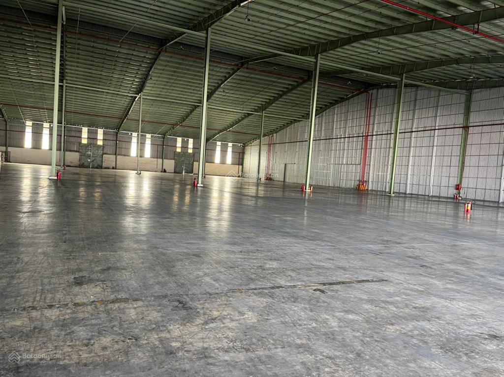 Nhà kho tổng 20.000m2, cắt lẻ cho thuê 2000m2 trở lên, ngay icd long bình, kcn biên hòa 2