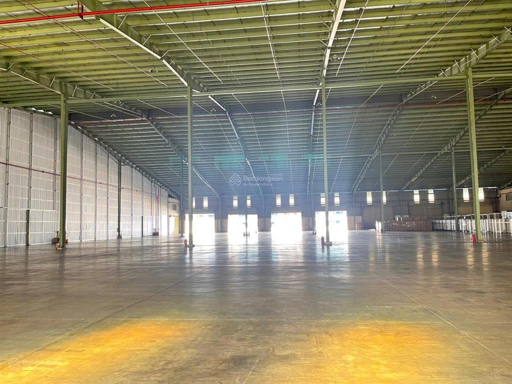Nhà kho tổng 20.000m2, cắt lẻ cho thuê 2000m2 trở lên, ngay icd long bình, kcn biên hòa 2
