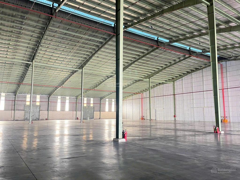 Nhà kho tổng 20.000m2, cắt lẻ cho thuê 2000m2 trở lên, ngay icd long bình, kcn biên hòa 2