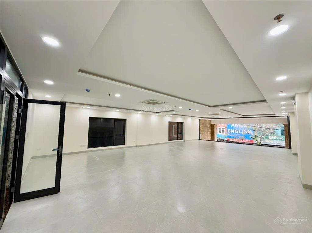 Văn phòng 130m2 giá hấp dẫn tại trần thái tông, cầu giấy  0988 453 ***