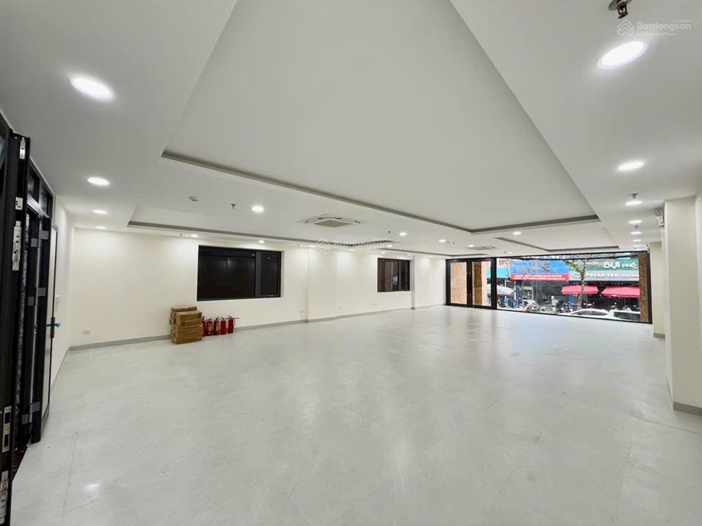 Văn phòng 130m2 giá hấp dẫn tại trần thái tông, cầu giấy  0988 453 ***