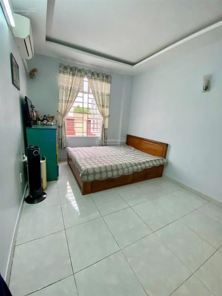 Bán nhà 2 phòng ngủ đường lê văn lương, ngay cầu ông bốn