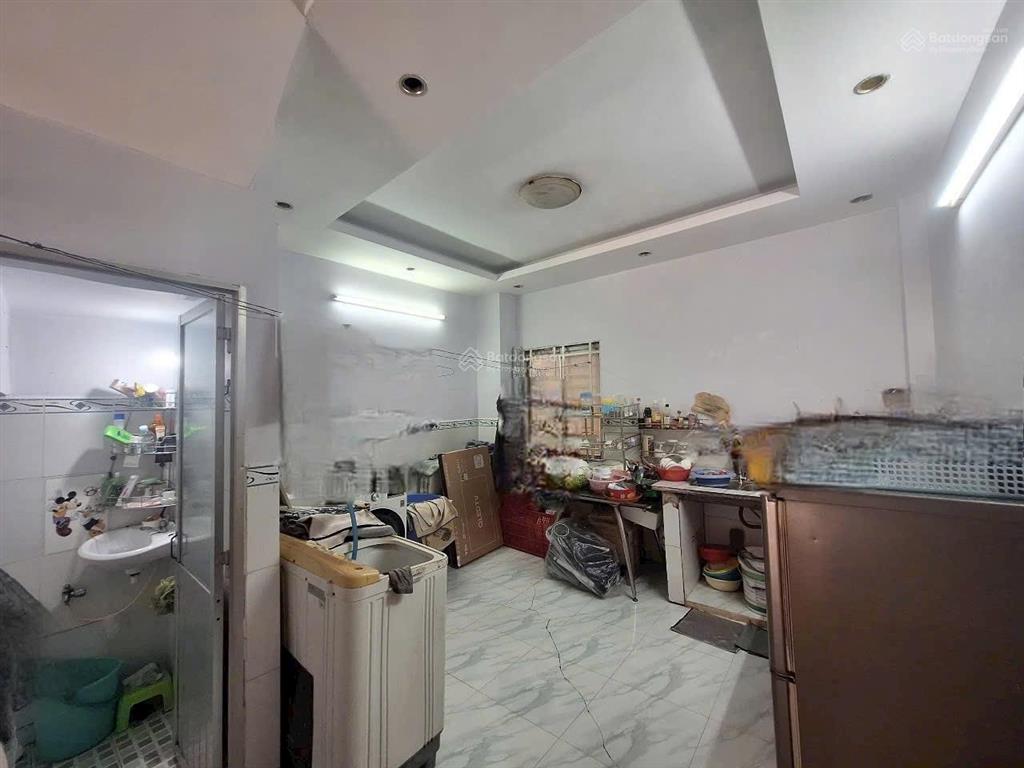 Bán nhà 4x10m đg lê văn lương , nhà bè, gần cầu long kiển