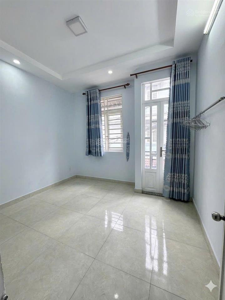 Nhà 2 lầu 4 phòng ngủ, hẻm 6m đường lê văn lương gần bệnh viện nhà bè