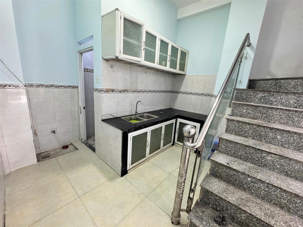 Nhà 2 lầu 4 phòng ngủ, hẻm 6m đường lê văn lương gần bệnh viện nhà bè