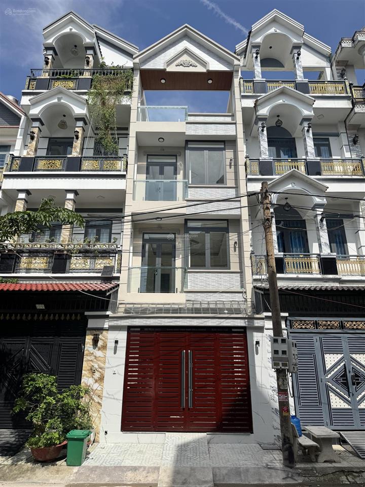 Nhà mới xây shr 2 lầu 4 phòng ngủ, sân thượng, đg lê văn lương nối dài qua long hậu