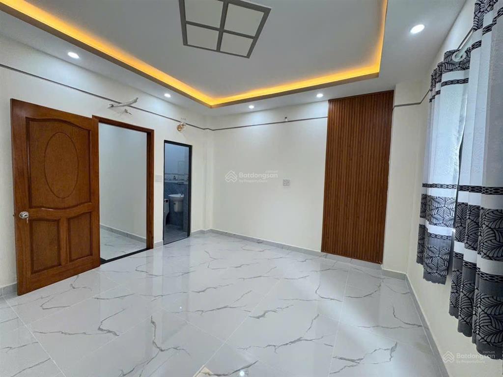 Nhà sổ hồng riêng 4 phòng 5wc, đg lê văn lương long hậu