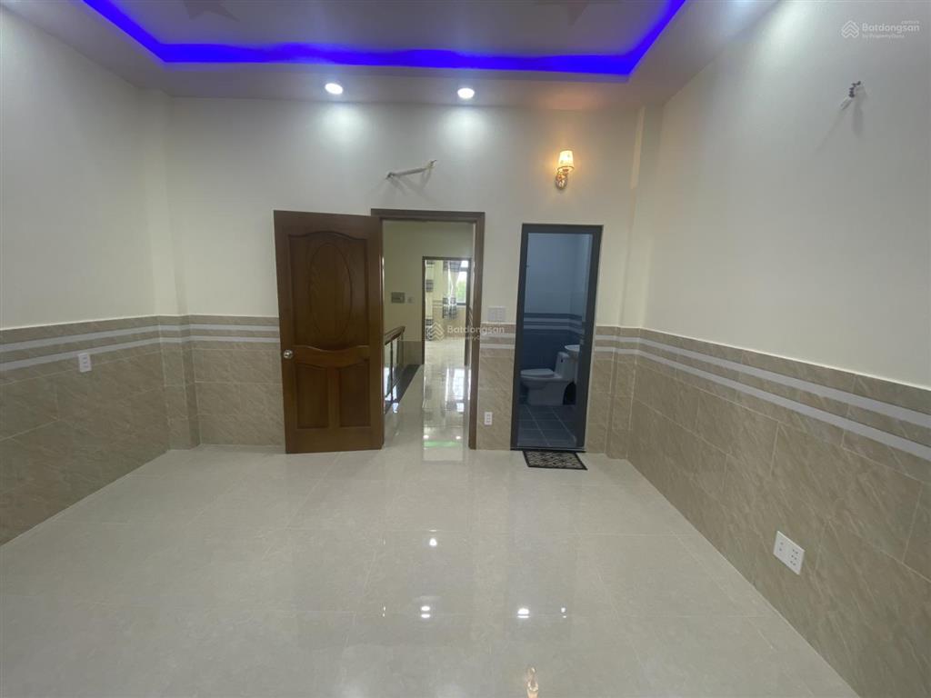 Nhà sổ hồng riêng 4 phòng 5wc, đg lê văn lương long hậu