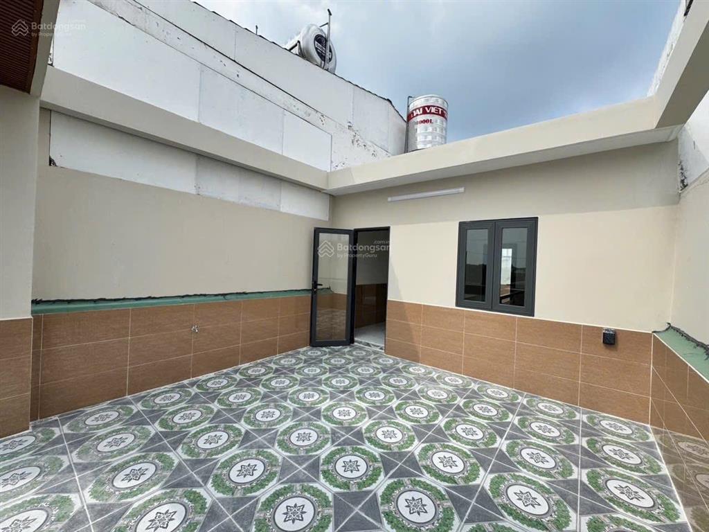 Nhà mới xây 2 lầu sân thượng 4 phòng ngủ đường 10m | lê văn lương nối dài long hậu