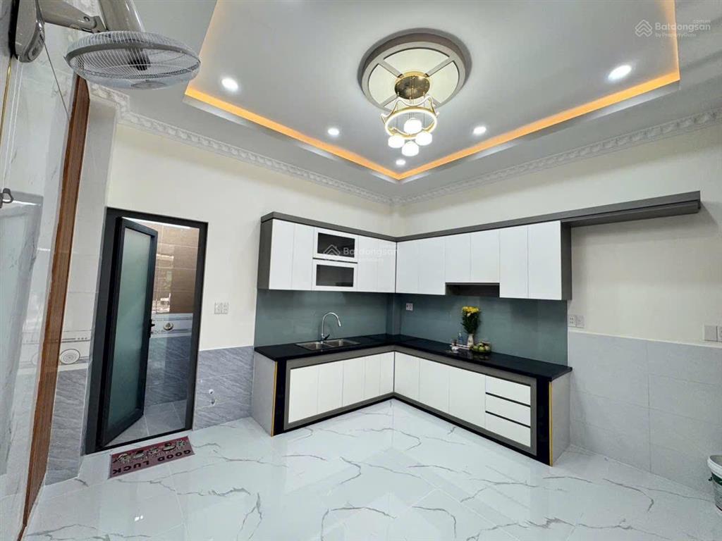 Nhà mới xây 2 lầu sân thượng 4 phòng ngủ đường 10m | lê văn lương nối dài long hậu