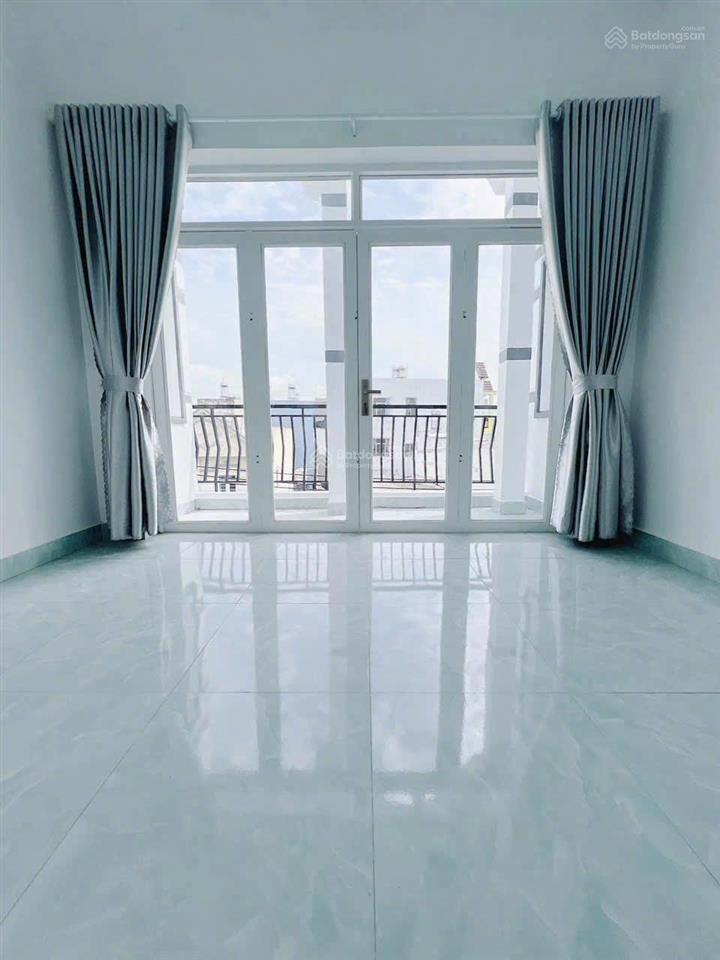 Nhà sổ hồng riêng 3 lầu, 6 phòng ngủ  đg lê văn lương nhà bè, ngay cầu long kiển