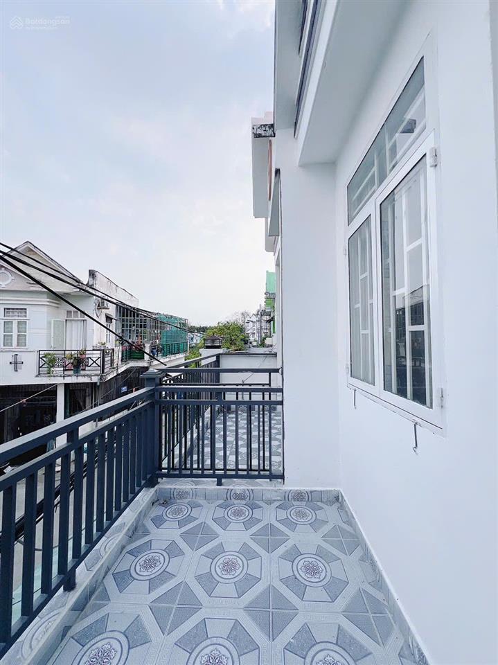 Bán nhà sổ đsh, đường lê văn lương, hẻm xe hơi, ngay cầu long kiển