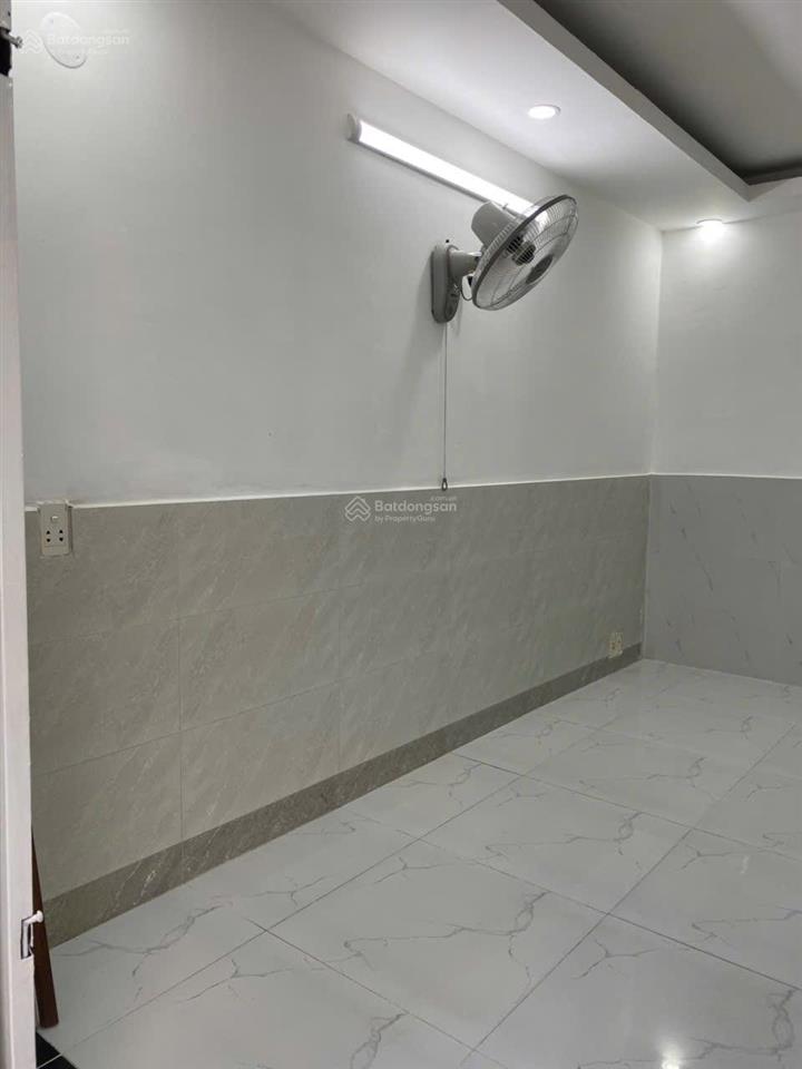 Bán nhà phước kiển, đường lê văn lương, ngay cầu long kiển