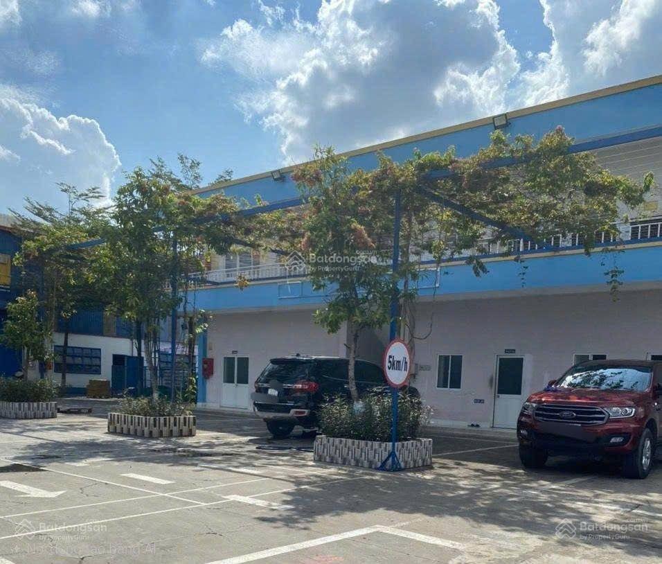 Bán kho, nhà xưởng tại cụm công nghiệp 7 mẫu, giá siêu hời 40 tỷ, diện tích 4407 m2,có trạm điện