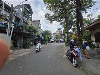 Hạ 200 tr bán nhanh nhà 3 lầu đường nhựa rộng 12 m thông dt 64 m2 tc fun.cách chợ 100 m