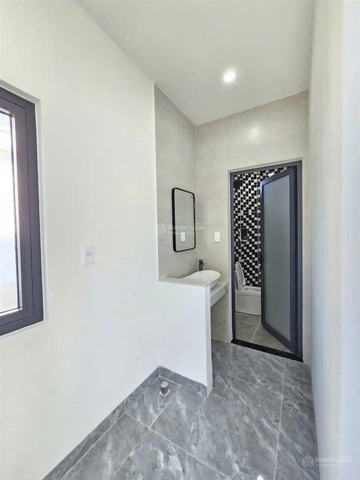 Biệt thự hoàn gia,tặng fun nội thất dt 100 m2,hoàn công 224m2.giá 7,7 tỷ.khu nhà ở phú hồng thịnh 5
