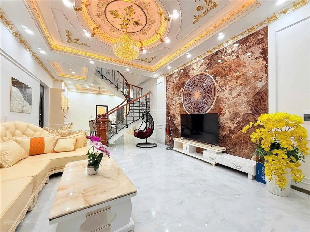 Biệt thự hoàn gia,tặng fun nội thất dt 100 m2,hoàn công 224m2.giá 7,7 tỷ.khu nhà ở phú hồng thịnh 5