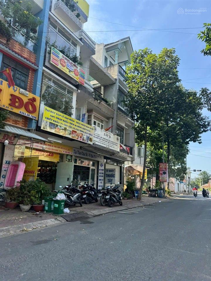 Thanh lý lô đất mặt tiền đường võ thị sáu đoạn gần big c và ql1k. xung quanh nhà 1 trệt 3l