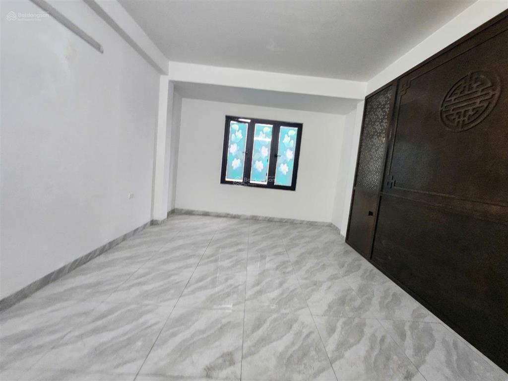 Cho thuê nhà riêng 30 triệu, 100m2, 6pn, 3wc tại âu cơ, nhật tân, tây hồ, hà nội