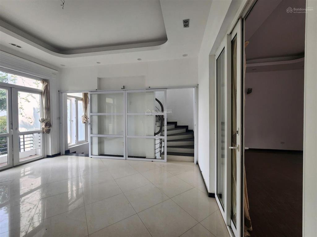 Cho thuê nhà làm văn phòng ,nhà ở tại âu cơ, 30 triệu, 130m2, view đẹp, nhiều tiện ích