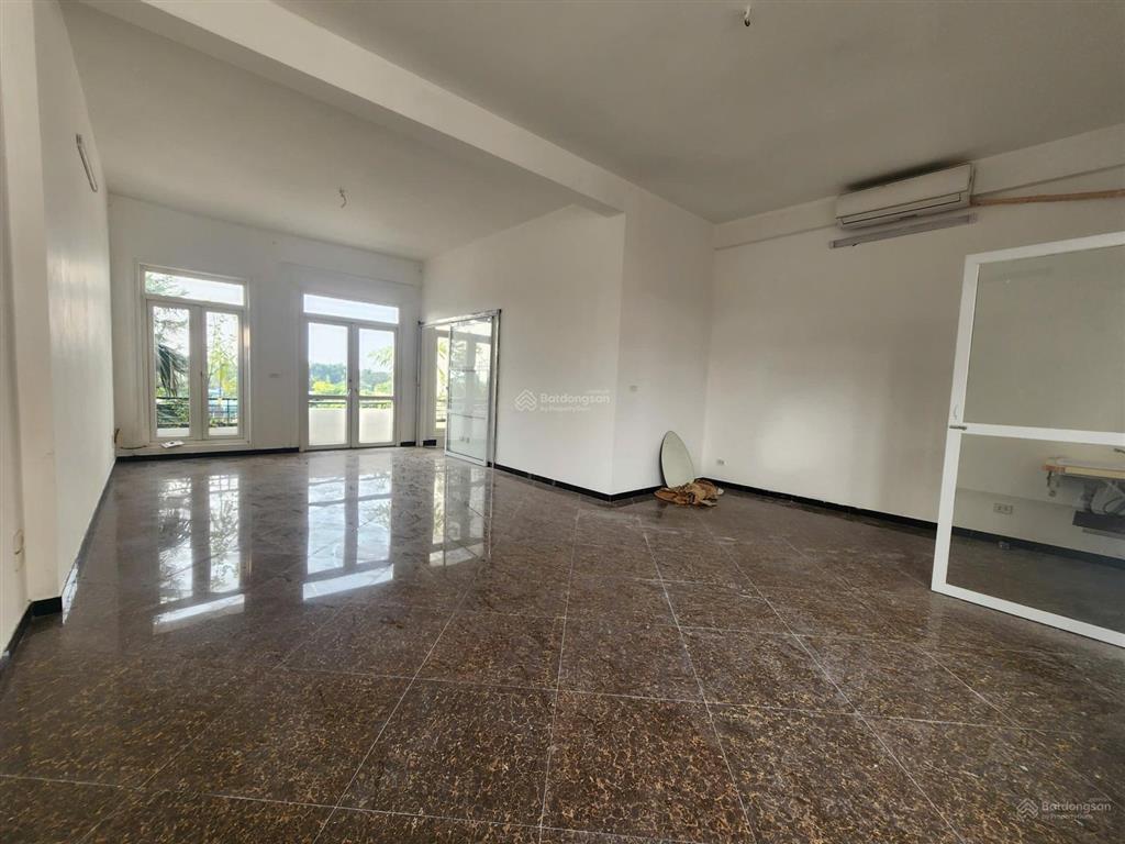 Cho thuê nhà làm văn phòng ,nhà ở tại âu cơ, 30 triệu, 130m2, view đẹp, nhiều tiện ích