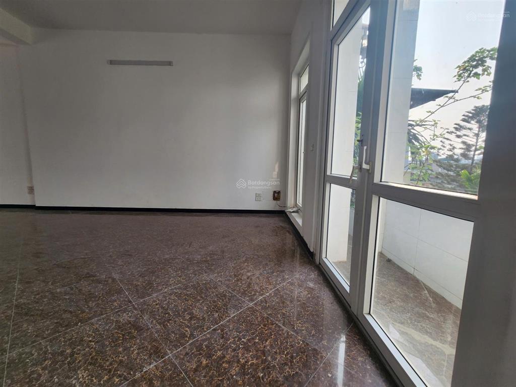 Cho thuê nhà làm văn phòng ,nhà ở tại âu cơ, 30 triệu, 130m2, view đẹp, nhiều tiện ích