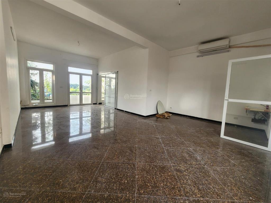 Cho thuê nhà làm văn phòng ,nhà ở tại âu cơ, 30 triệu, 130m2, view đẹp, nhiều tiện ích