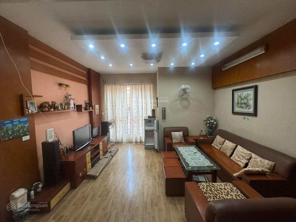 Cho thuê nhà nguyên căn 4 tầng, ngõ 200 âu cơ