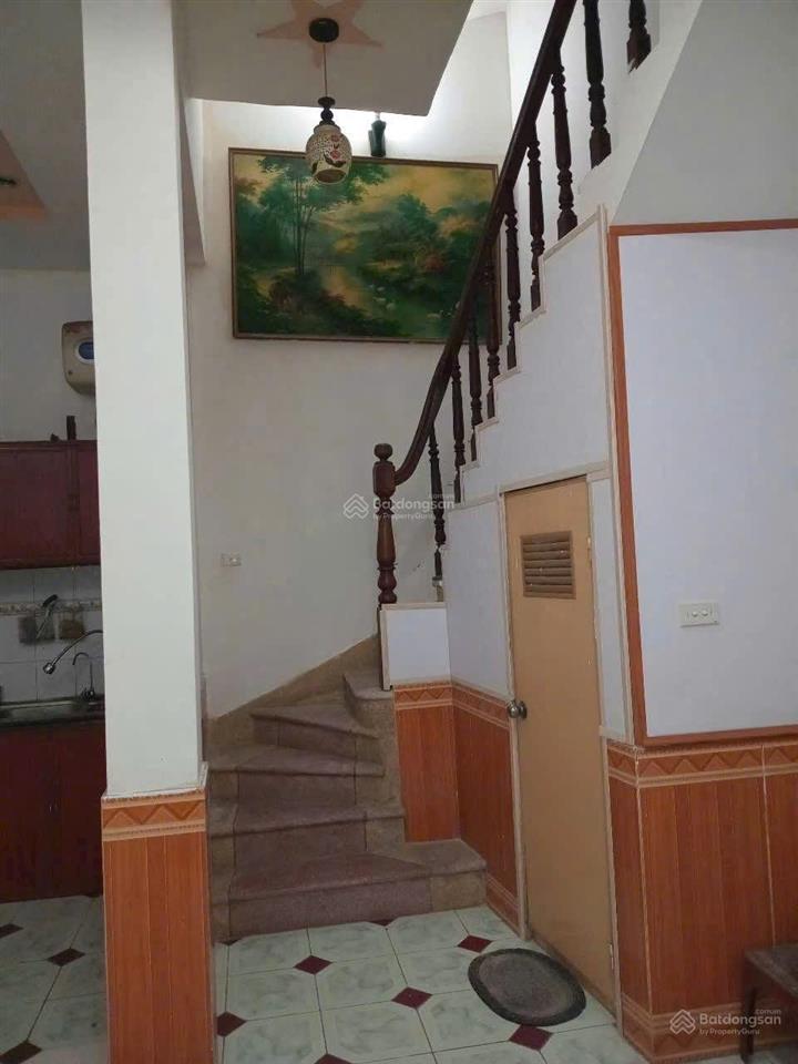 Chính chủ cho thuê nhà 4 tầng 4 phòng ngủ, gần hồ tây, chỉ 13 triệu/tháng