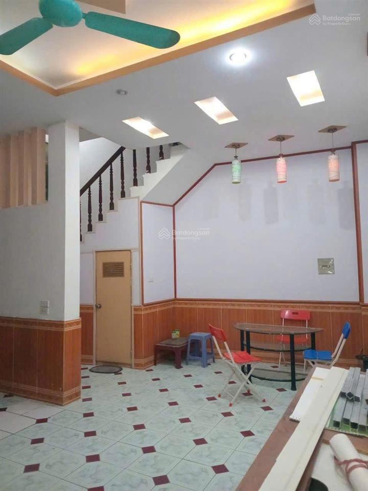 Chính chủ cho thuê nhà 4 tầng 4 phòng ngủ, gần hồ tây, chỉ 13 triệu/tháng