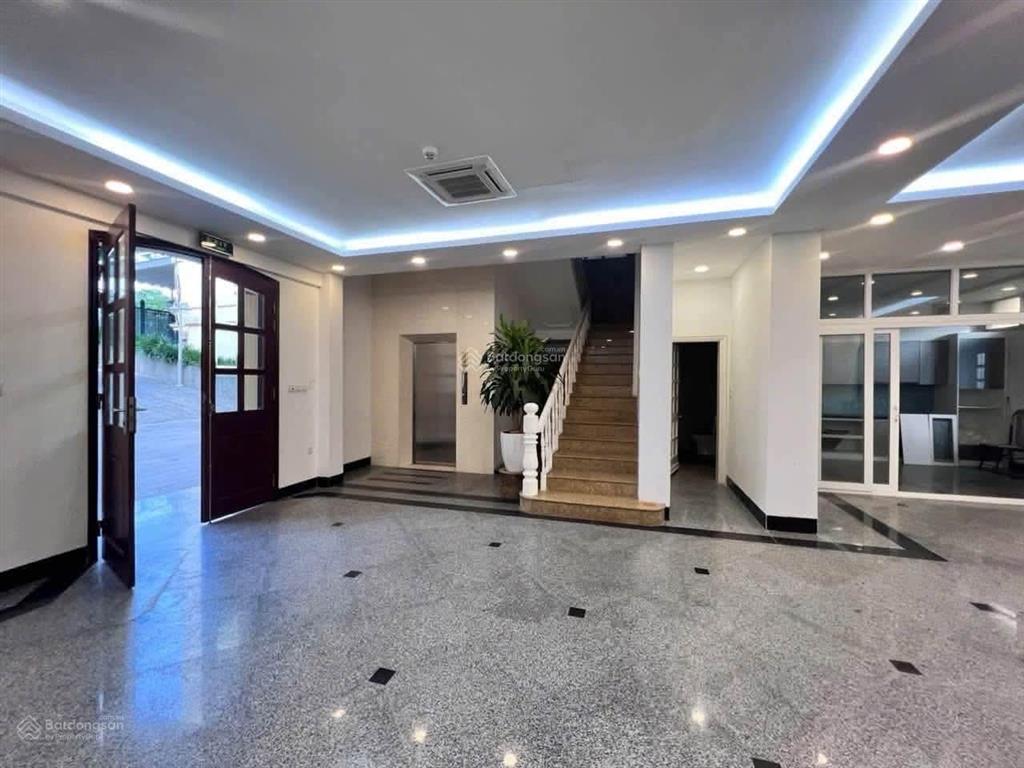 Cho thuê biệt thự sân vườn âu cơ gần xuân diệu quảng an, tây hồ
khu vực hồ tây