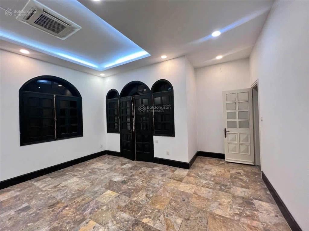 Cho thuê biệt thự sân vườn âu cơ gần xuân diệu quảng an, tây hồ
khu vực hồ tây