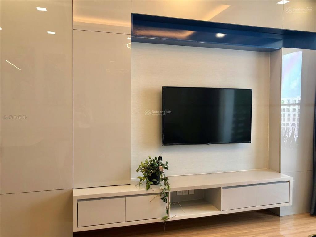 Cho thuê cc central garden q1, 90m2 2pn 2wc giá chỉ 15tr/th  xem nhà 0931 550 ***