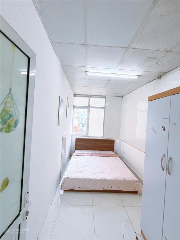 Chính chủ cho thuê căn hộ 2 ngủ 1 khách ngõ 105 doãn kế thiện thang máy, đủ đồ, ở ngay!
