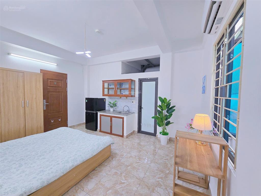 Cho thuê căn hộ studio ban công tại 218 lạc long quân cách hồ tây 300m, giá  4tr/tháng