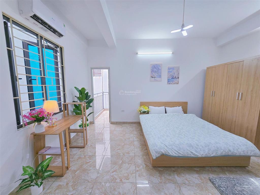Cho thuê căn hộ studio ban công tại 218 lạc long quân cách hồ tây 300m, giá  4tr/tháng