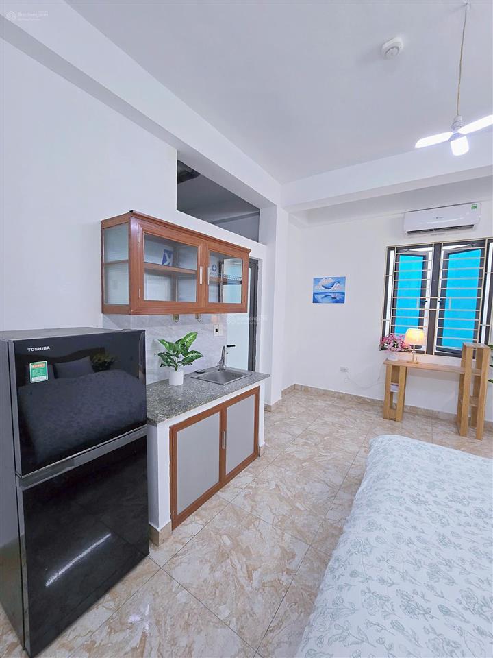 Cho thuê căn hộ studio ban công tại 218 lạc long quân cách hồ tây 300m, giá  4tr/tháng
