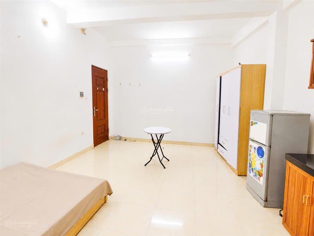 Cho thuê ccmn studio 30m2 ngõ 245 lạc long quân cách hồ tây 300m, vào ở luôn, giá 4.3 tr/th