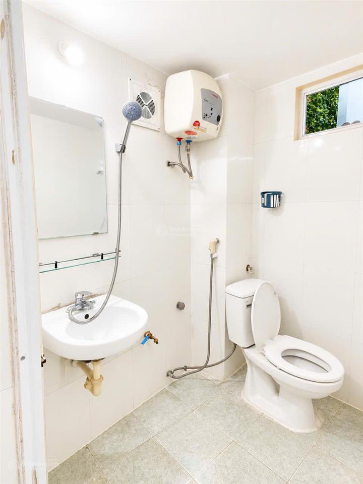 Cho thuê ccmn studio 30m2 ngõ 245 lạc long quân cách hồ tây 300m, vào ở luôn, giá 4.3 tr/th