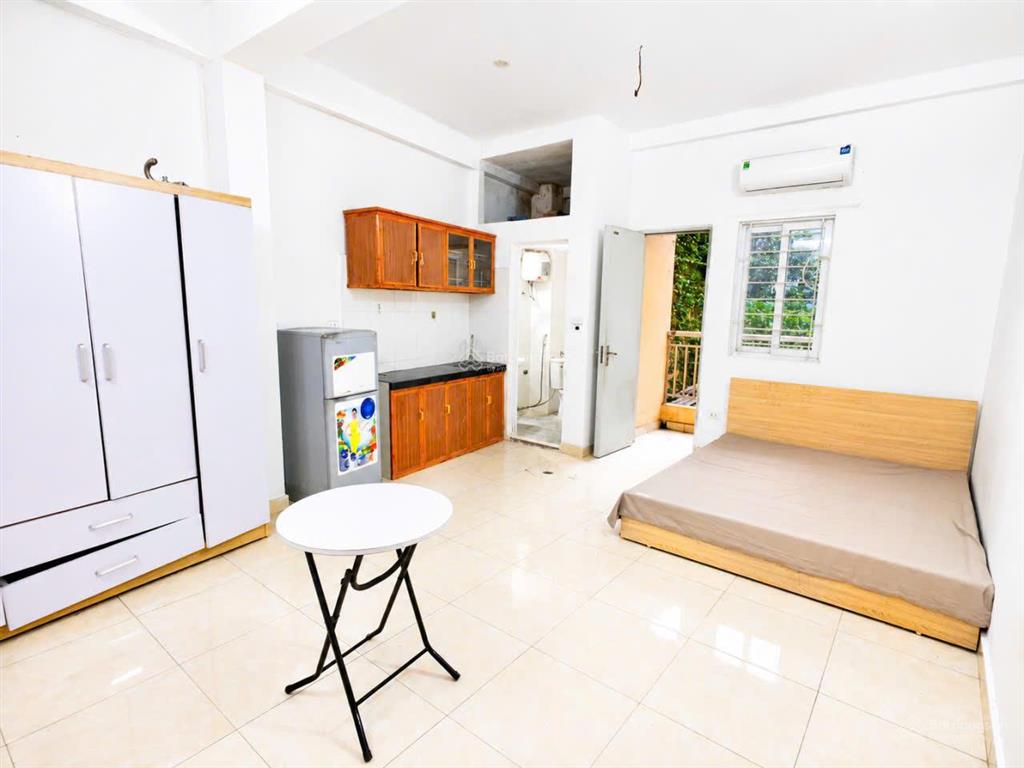 Cho thuê ccmn studio 30m2 ngõ 245 lạc long quân cách hồ tây 300m, vào ở luôn, giá 4.3 tr/th