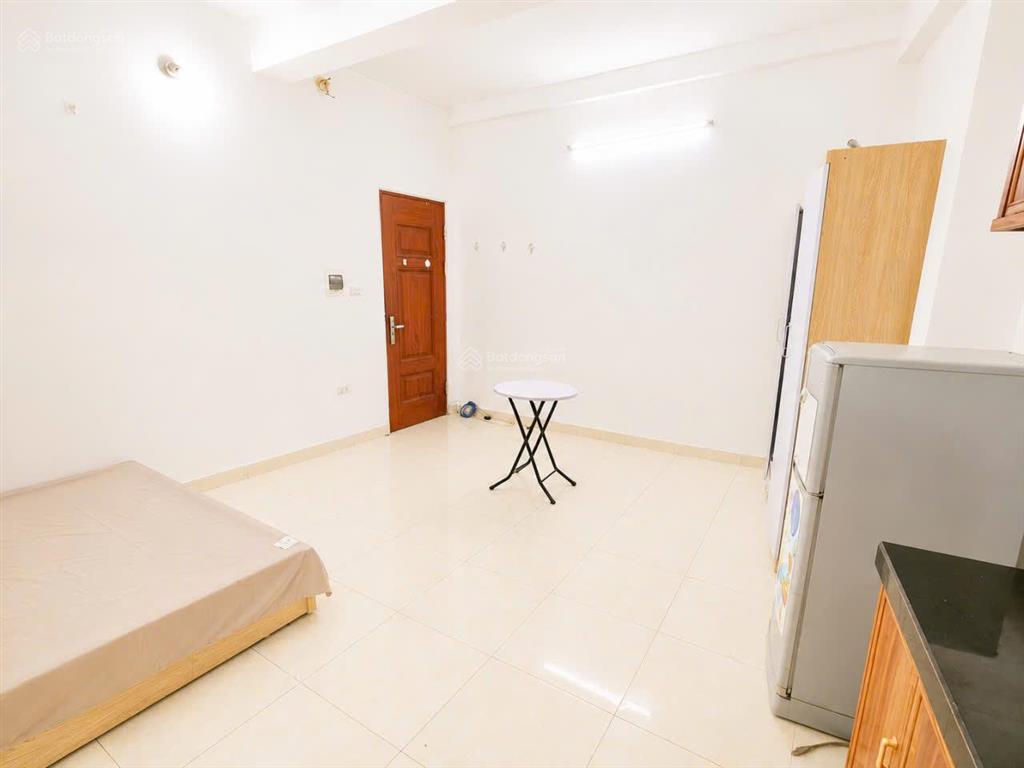 Cho thuê ccmn studio 30m2 ngõ 245 lạc long quân cách hồ tây 300m, vào ở luôn, giá 4.3 tr/th