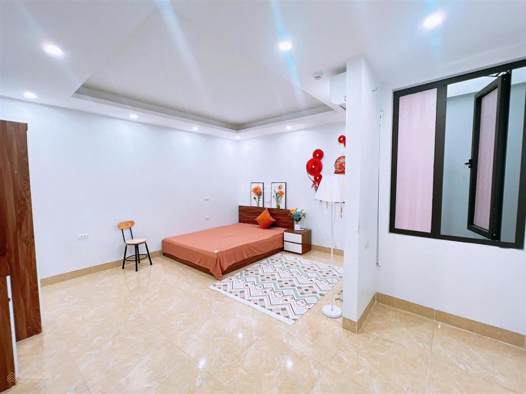 Cho thuê phòng 35m2 ngõ 569 lạc long quân ô tô đỗ cửa, đủ nội thất, giá từ 4.5 tr/tháng