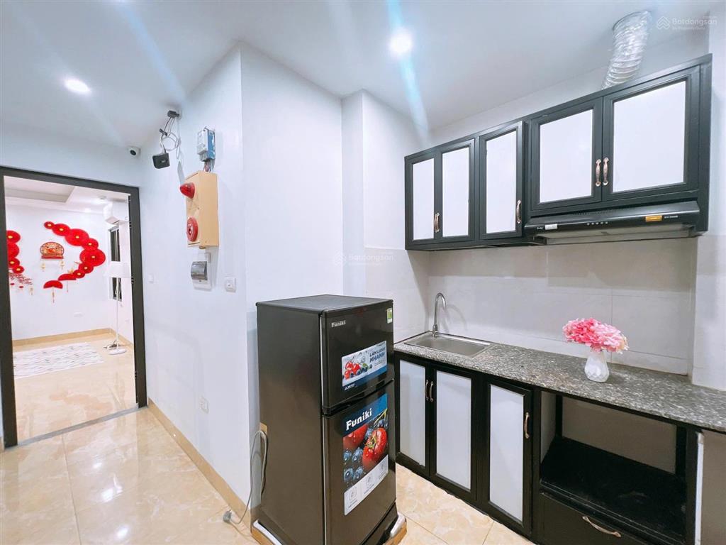 Cho thuê phòng 35m2 ngõ 569 lạc long quân ô tô đỗ cửa, đủ nội thất, giá từ 4.5 tr/tháng